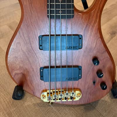Serek Metropolis 5 String image 5