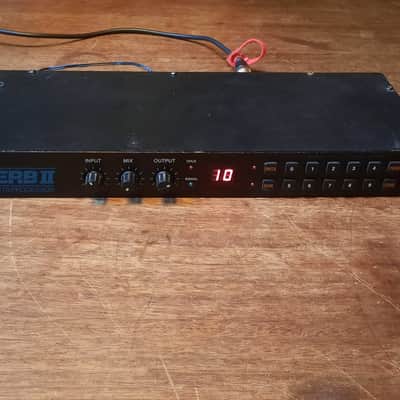 Alesis Midiverb II 16-Bit Digital Effects Processor 1990s - Black image 3