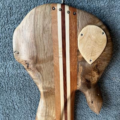 Wishbass - 32” Fretless with Bill Lawrence P46 and Q-tone stacked vol/tone image 6