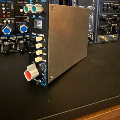 API 525 500 Series Compressor / Limiter Module 2000 - Present - Black image 5