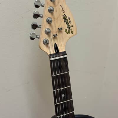 Squier Affinity Strat HSS Sunburst w/ Bag image 4