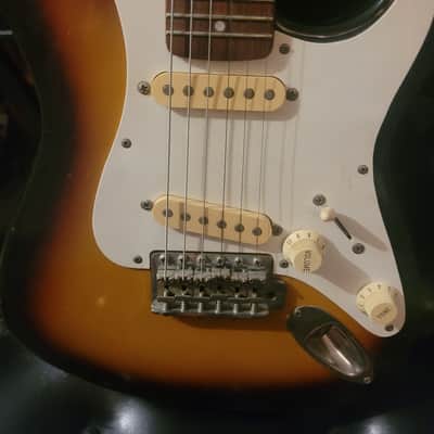 Fender Japan MST-32 Short Scale Stratocaster 1991-1992 - Sunburst image 2