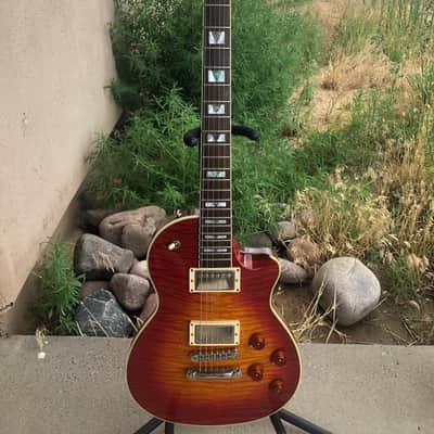 Larrivee RS-4 Electric Guitar 2009 ohsc master grade flamed maple top Cherry Sunburst image 3