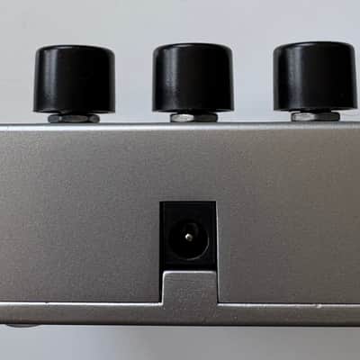 Electro-Harmonix Walking On The Moon Andy Summers Signature Flanger / Filter Matrix 2023 - Present - Silver / Black image 3