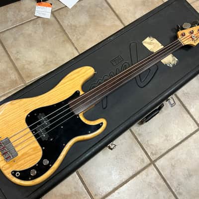 1977 Fender Fretless Precision Bass Natural Ash image 2