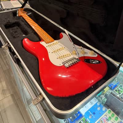 FENDER 1999 50'S CLASSIC SERIES STRATOCASTER CUSTOM FIESTA RED image 4