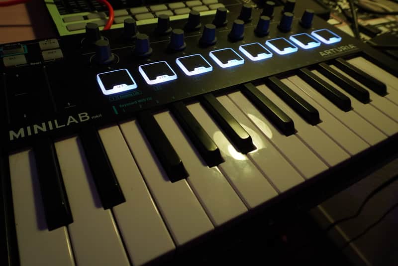 Arturia MiniLab MKII 25-Key MIDI Controller 2017 - 2021 Black image 1