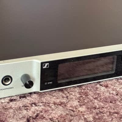Sennheiser EM 6000 2-Channel Digital Wireless Receiver 470-714MHZ image 3