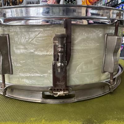 Ludwig No. 490 Pioneer 6.5x14" 6-Lug Snare Drum with Keystone Badge 1960 - 1963 - White Marine Pearl image 4
