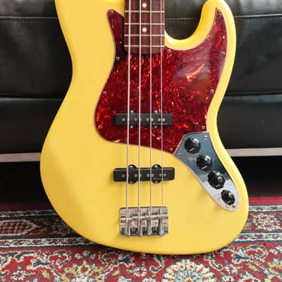 Fender Jazz Bass Deluxe 2007 - Vintage White image 1