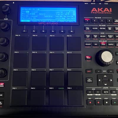Akai MPC Studio Black Music Production Controller V1 2016 - 2020 - Black image 4