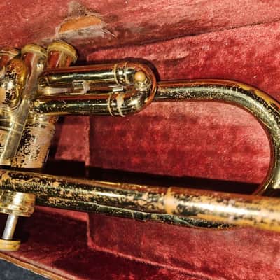 Getzen Elkhorn trumpet with case/mouthpiece. USA. Good playing condition. image 6