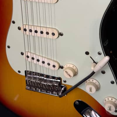 Fender Stratocaster from 1964 in sunburst finish with orignal case image 8