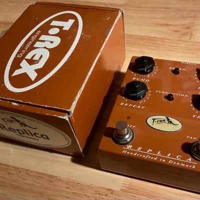 T-rex Replica Delay pedal early dyno logo image 5