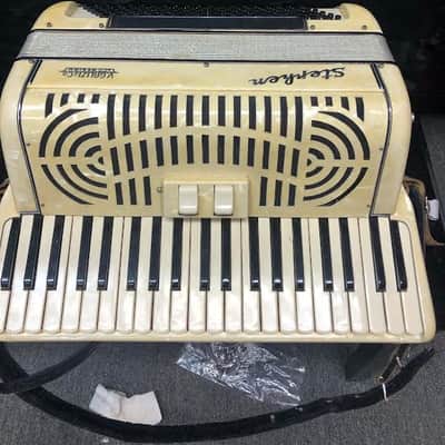 Vintage V.Galizi & Co. Accordion Stephen image 2