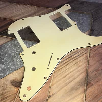 Real Life Relics Mint Green Stratocaster® Pickguard 3 Ply 11 Hole HH   [PGK2]