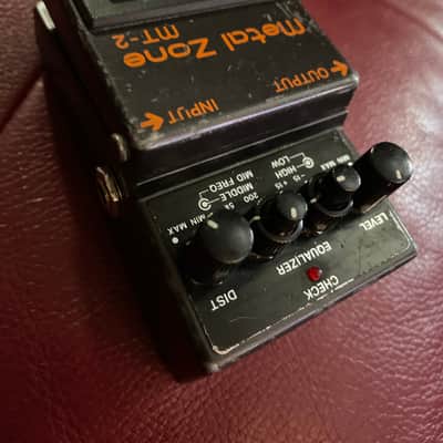 Boss MT-2 Metal Zone  Eq Distortion Effects Pedal image 9