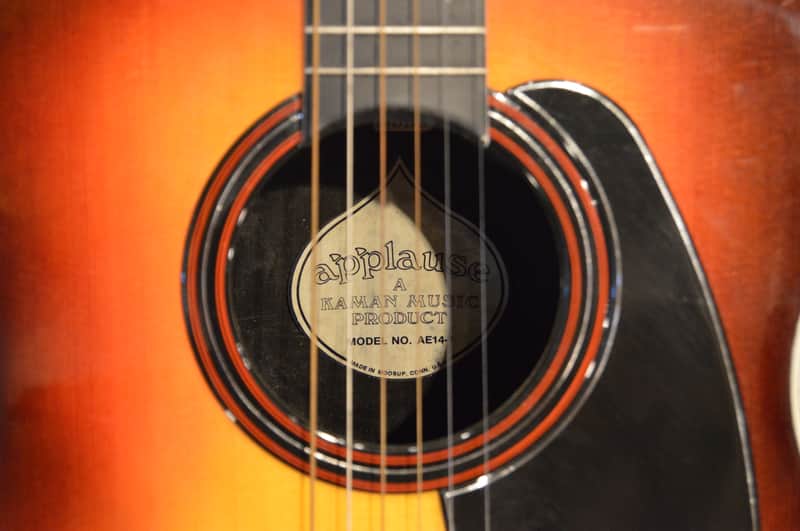 Applause by Ovation AE14-1 3-Color Sunburst w/ Chip-Board case