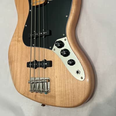 Squier Classic Vibe '70s Jazz Bass 4 String Electric Bass Guitar 2025 Natural image 9