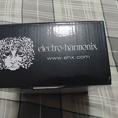 Electro-Harmonix Nano Battalion Bass Preamp and Drive / Distortion - Fully boxed and unused image 3