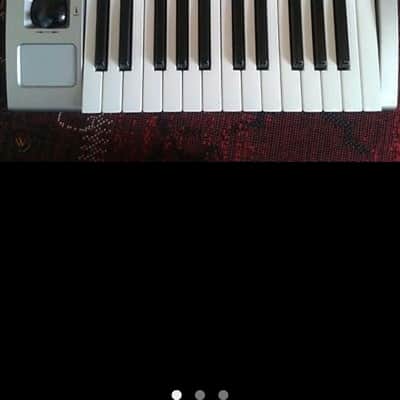 Novation X-Station 25-Key 8-Voice Synthesizer with USB Interface 2004 - Silver
