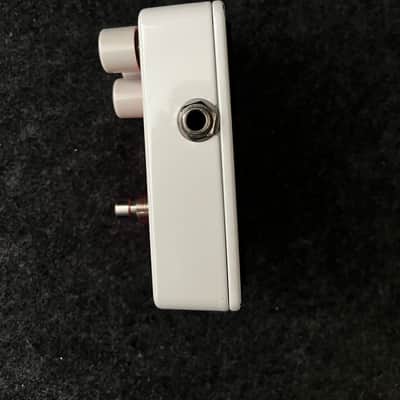 Electro-Harmonix Nano POG Polyphonic Octave Generator 2015 - Present - Red / White image 3