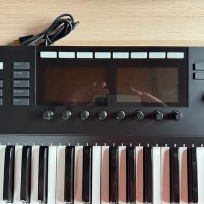 Native Instruments Komplete Kontrol S61 Mk2 - Black image 6
