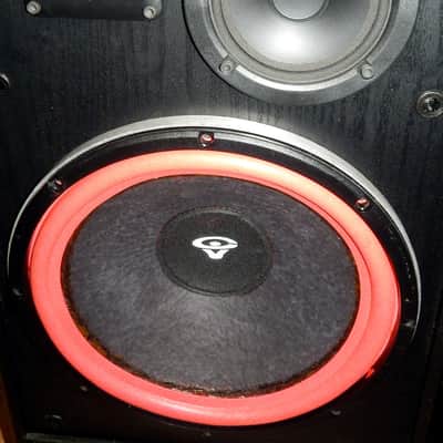 Cerwin Vega E-312 loudspeakers with new surrounds on the woofers Bild 2
