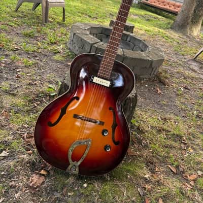 Guild X-50 Cordoba 1965 - Sunburst image 1
