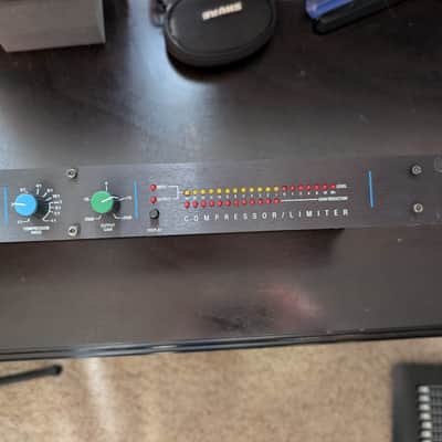 dbx 160A Compressor Limiter 2000s - Black image 5