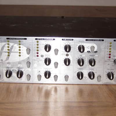 Focusrite Platinum Voicemaster Pro Preamp Channel Strip image 2