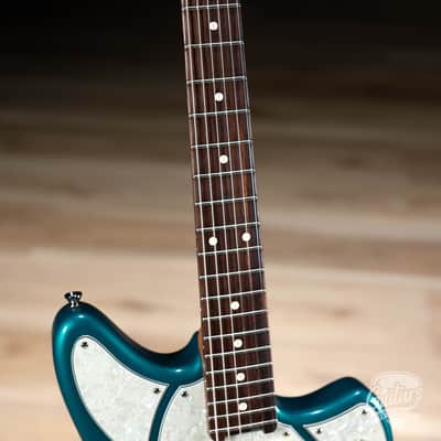 Veritas Riverton Bigsby Guitar w/ PoleCats P-90s & RW Fretboard –Ocean Turquoise image 4