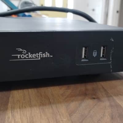 Rocketfish Rocketfish RF-HTS120 8 Outlet Console Power Manager 2010s - Black image 1