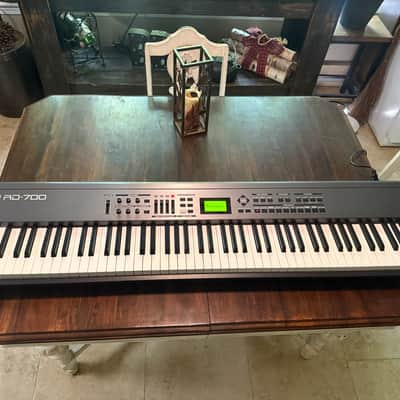 Roland RD-700 88-Key Digital Stage Piano