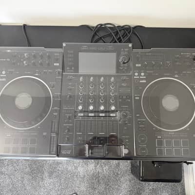 Pioneer XDJ-XZ 4-Channel All In One DJ System Controller with Flight Case, Dust Cover and Original Box and Manuals image 4