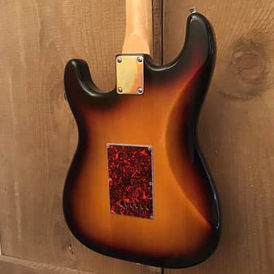Squier SE Special Stratocaster Electric Guitar Sunburst image 5