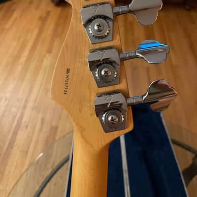 Fender American Deluxe Precision Bass 1997 image 4