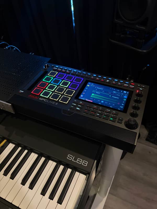 Akai MPC Live III Standalone Sampler / Sequencer 2025 - Present - Black image 1