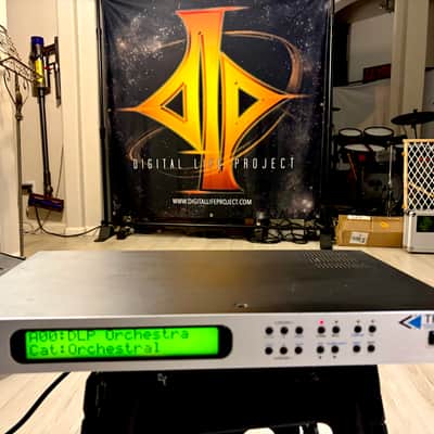 Korg Trinity TR Rackmount 32-Voice Polyphonic Workstation - Silver