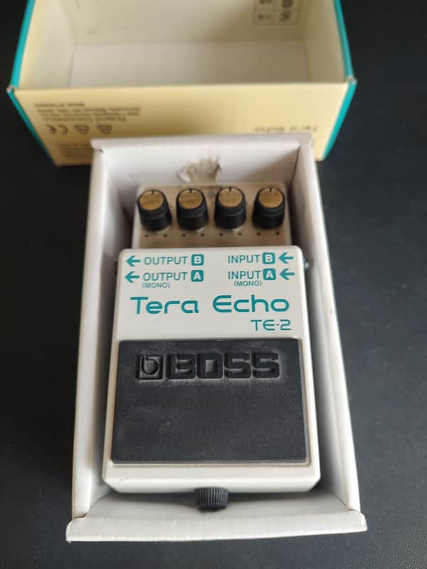 Boss TE-2 Tera Echo 2013 - Present - White image 1