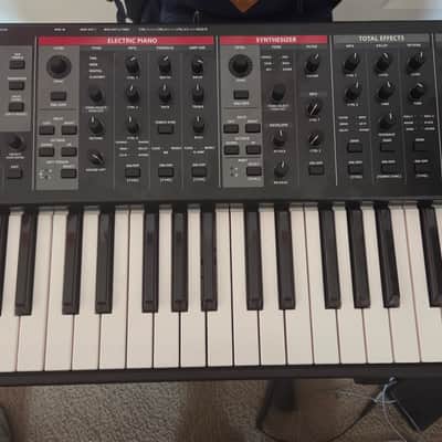 Immagine Roland V-Stage 76 Digital Stage Piano 2025 - Present - Black - 4