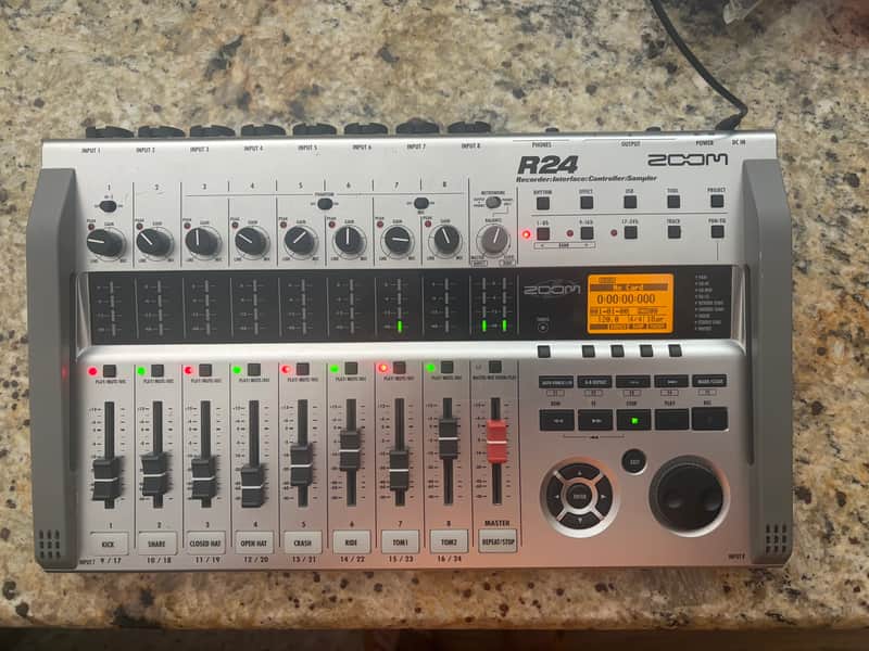 Zoom R24 USB Audio Interface / Digital Multitrack Recorder / Control Surface 2010s - Silver image 1