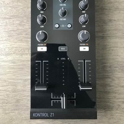 Native Instruments Traktor Kontrol Z1 – Complete w/ Box & Accessories image 4