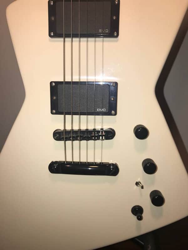 Warmoth Nomad body matching Gibson Explorer, white, EMG