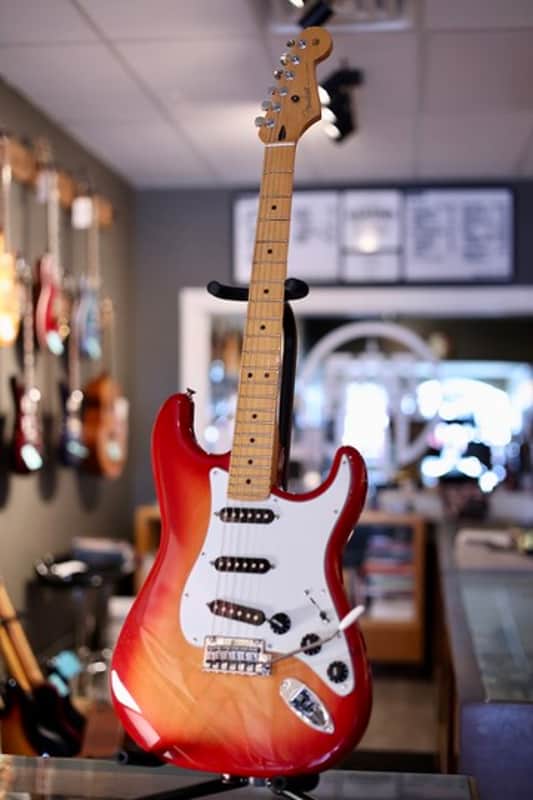 Fender Player II Stratocaster 2024 - Present - Aged Cherry Burst image 1