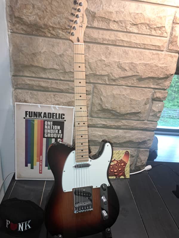 Fender Player Telecaster with Maple Fretboard 2018 - 2024 - 3-Color Sunburst