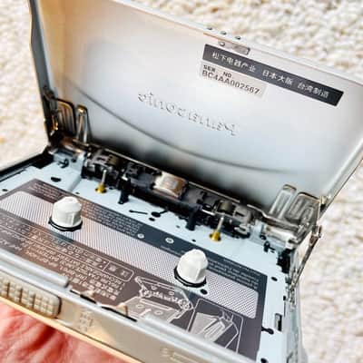 [RARE FULL SET] Panasonic SX56 Walkman Cassette Player, NEAR MINT Silver ! Working ! image 9
