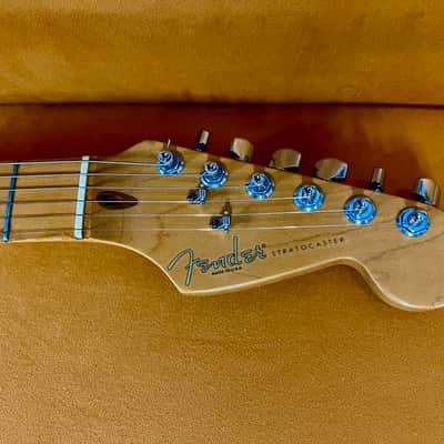 Fender Roadhouse Stratocaster with Maple Fretboard 1997 - Shoreline Gold image 8