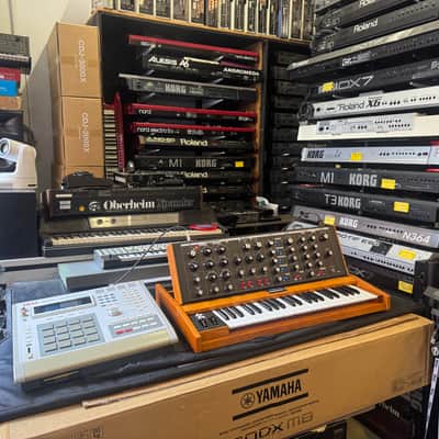 Voyager MOOG Minimoog Old School 100% Analog Synth / 44keys in box //ARMENS Bild 6