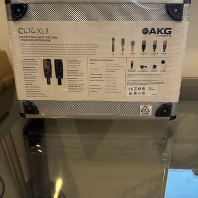 Brand New AKG C414 XLII Large Diaphragm Multipattern Condenser Microphone - Black/Gold image 3